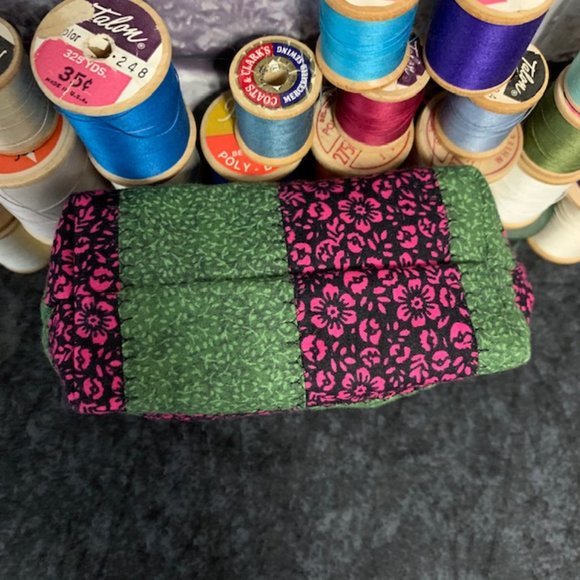 Handmade Quilted Cosmetic Bag - Picture 7 of 8